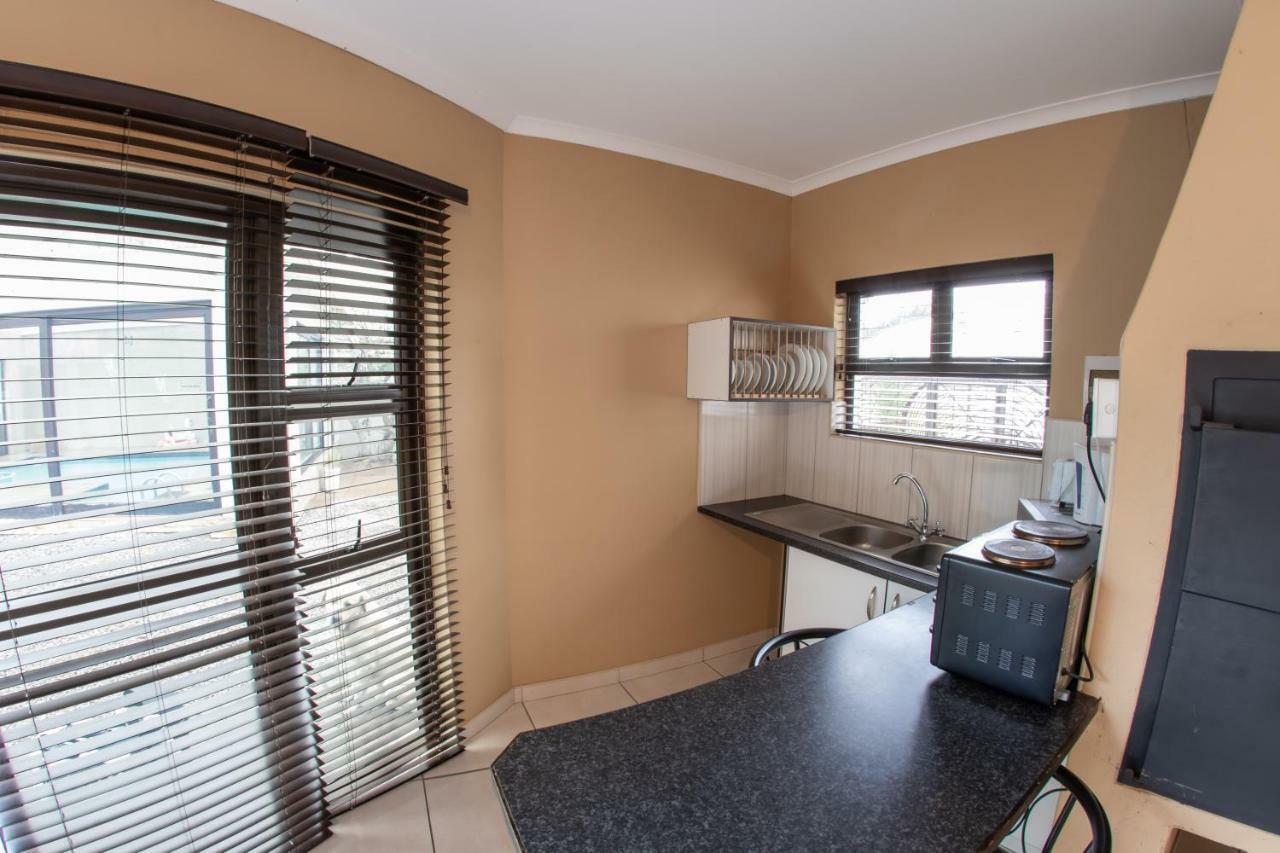 Meransha Self Catering Cc Уолфиш Бей Екстериор снимка