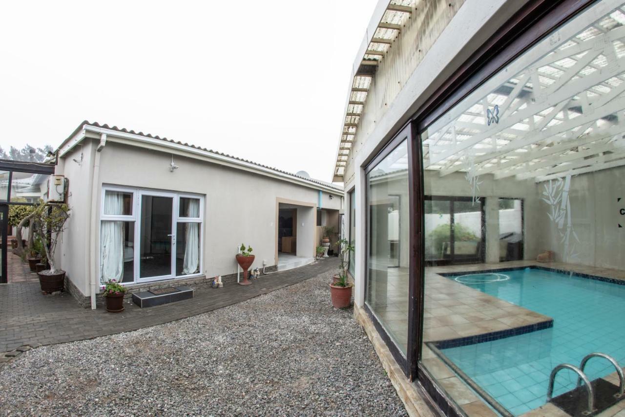 Meransha Self Catering Cc Уолфиш Бей Екстериор снимка