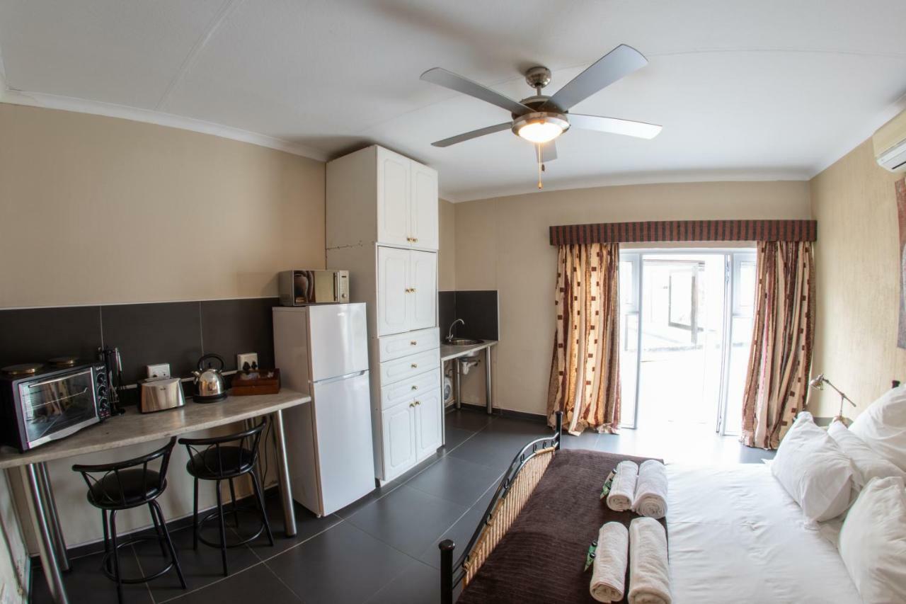 Meransha Self Catering Cc Уолфиш Бей Екстериор снимка