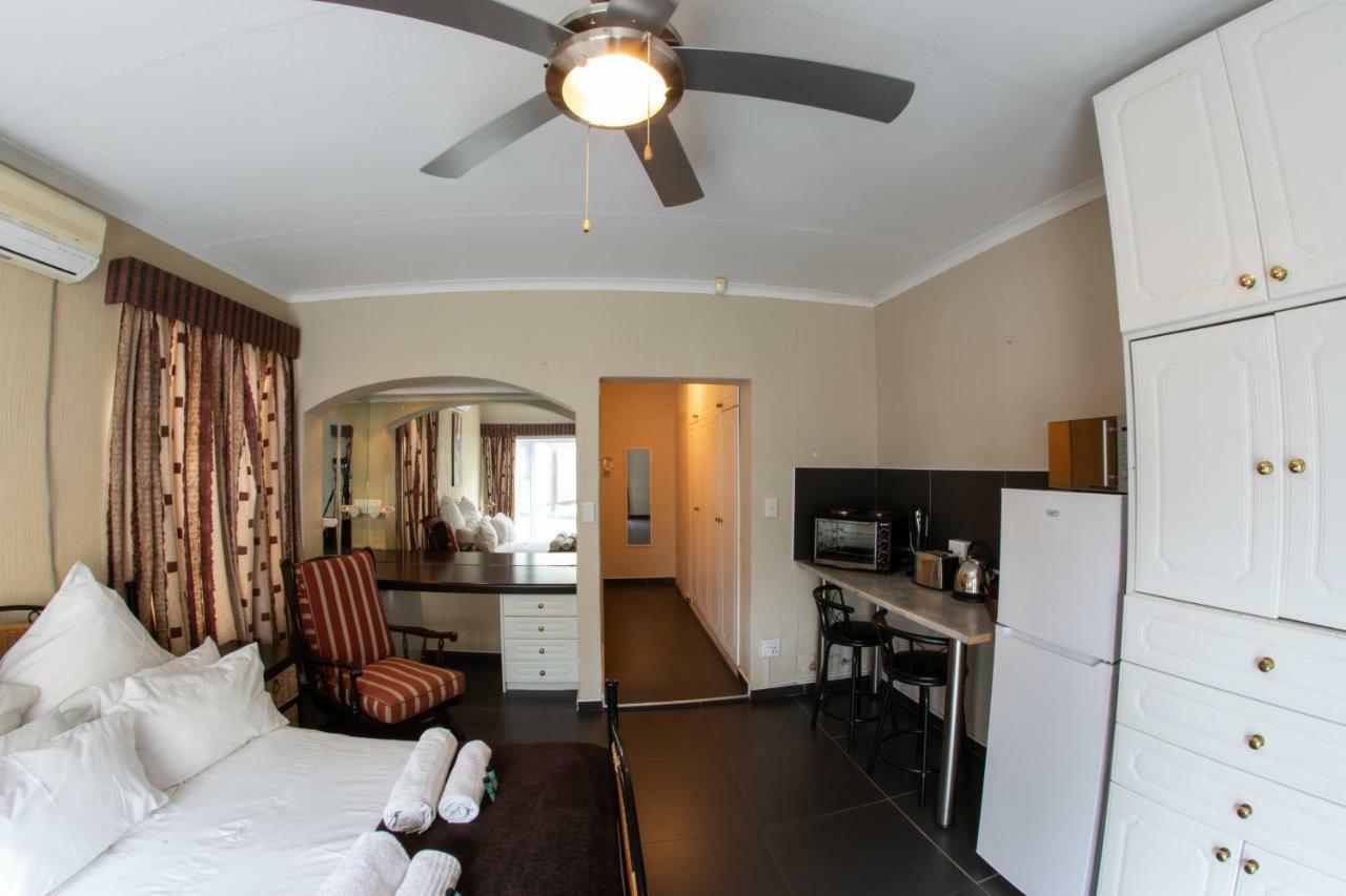 Meransha Self Catering Cc Уолфиш Бей Екстериор снимка