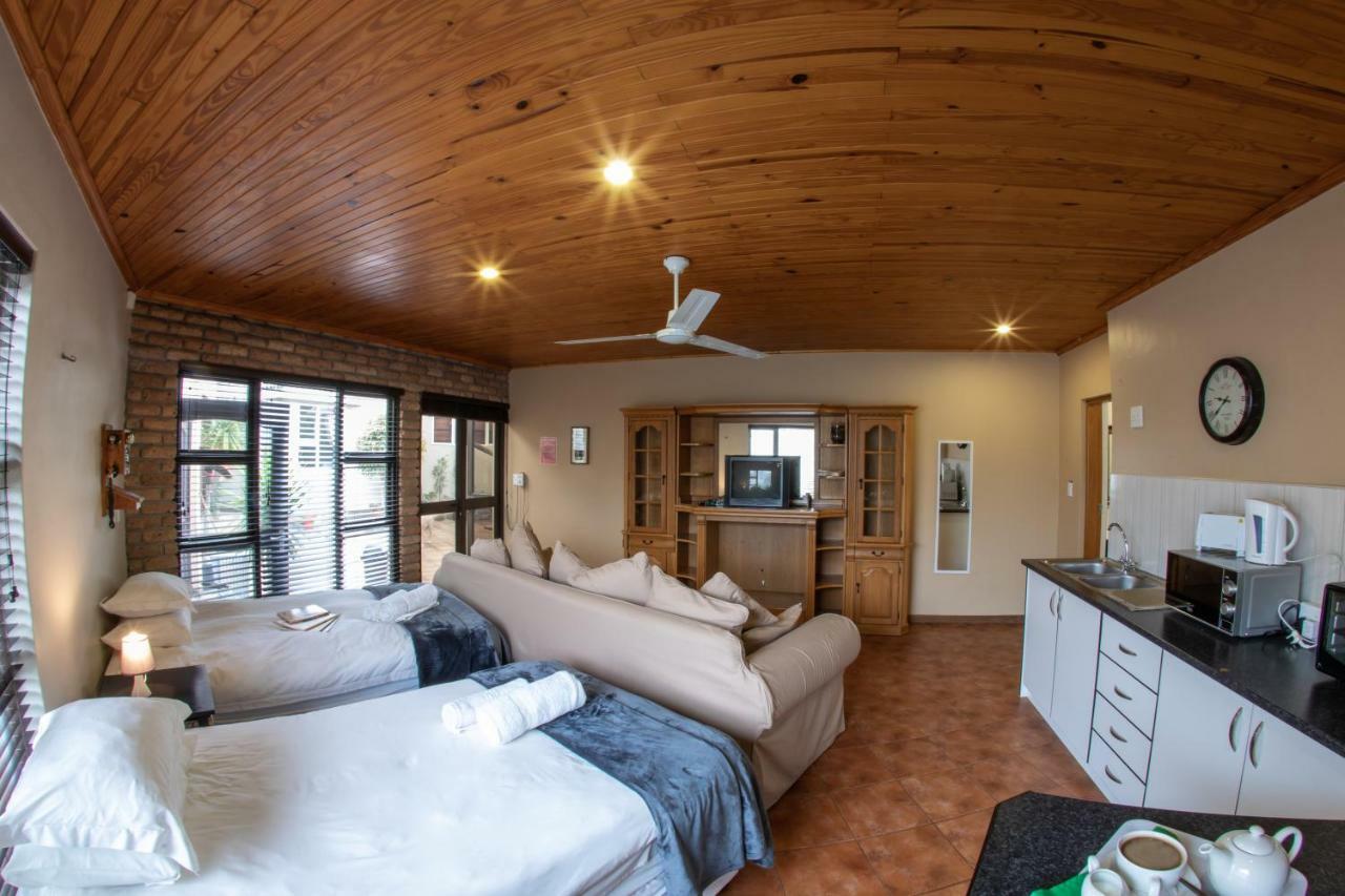 Meransha Self Catering Cc Уолфиш Бей Екстериор снимка