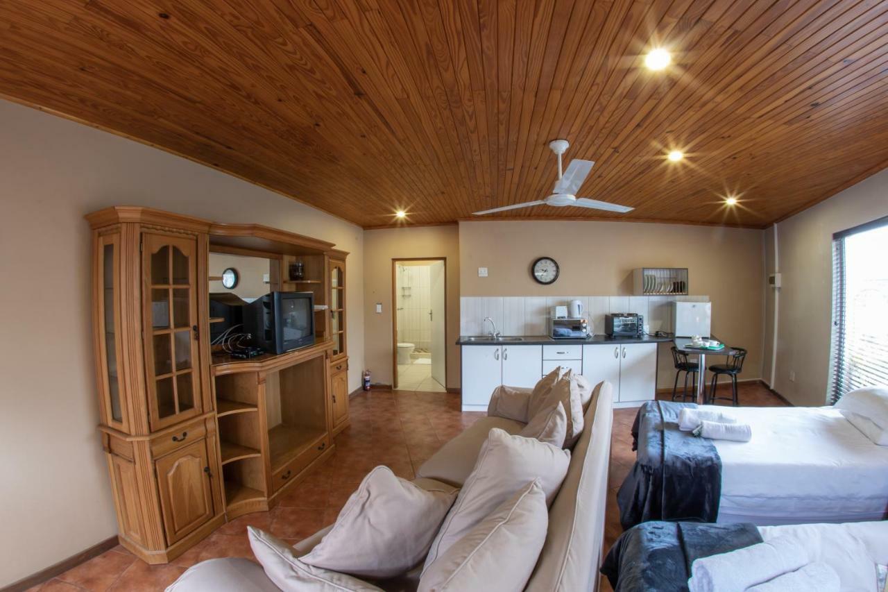 Meransha Self Catering Cc Уолфиш Бей Екстериор снимка