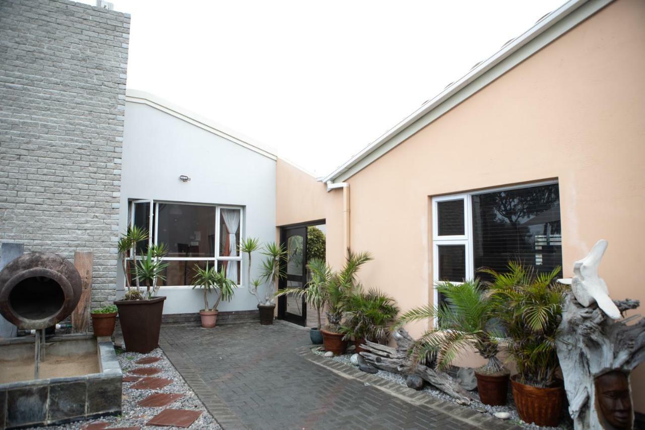 Meransha Self Catering Cc Уолфиш Бей Екстериор снимка