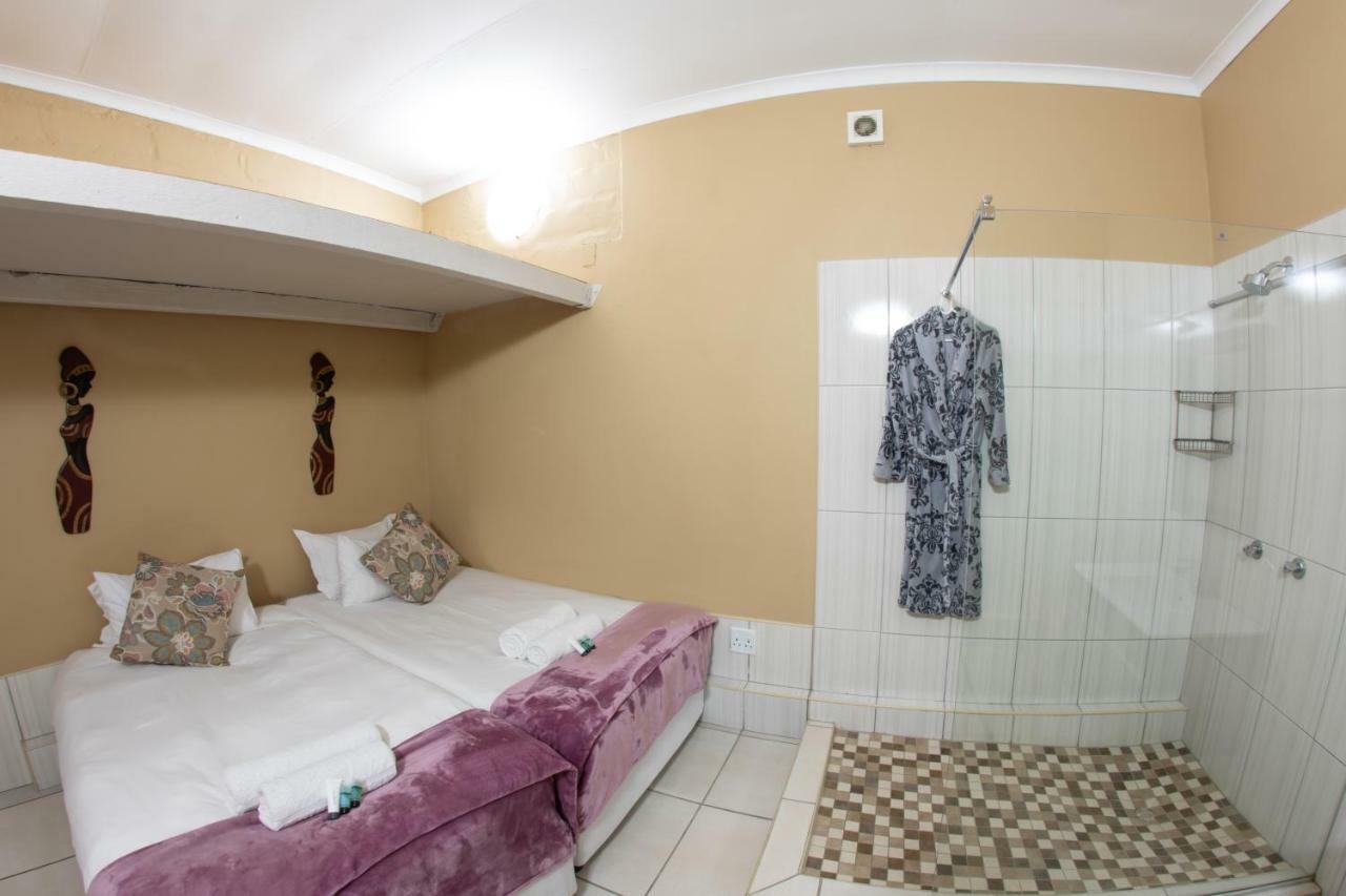 Meransha Self Catering Cc Уолфиш Бей Екстериор снимка